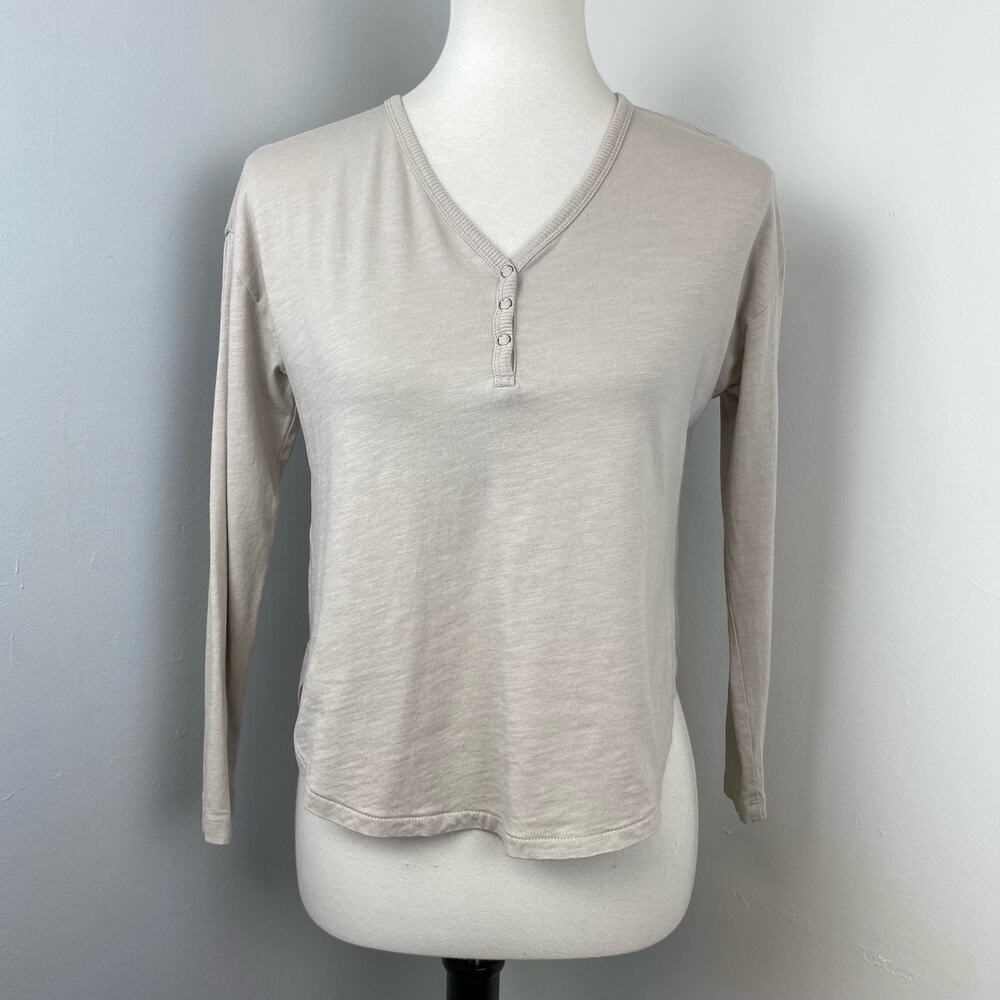 Lou & Grey Soft Serve Henley Lightweight Jersey V Neck Tee Seagull Gray XS